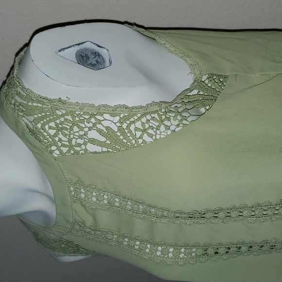 Anthropologie [E (hanger) M] size S light green sleeveless blouse 🌛 - Picture 2 of 13